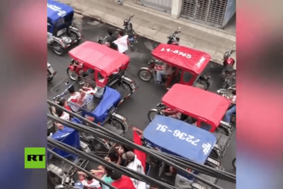 A lo 'Mad Max' por las calles de Per&uacute;, saturadas por el partido contra Francia