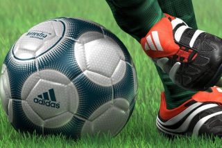 Telef&oacute;nica se queda con los derechos de la Champions pagando a Roures 1.080 millones