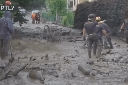 Deslizamiento de tierra arrasa este pueblo en los Alpes