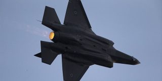 Israel ataca posiciones de Ham&aacute;s en respuesta a bombardeo de misiles