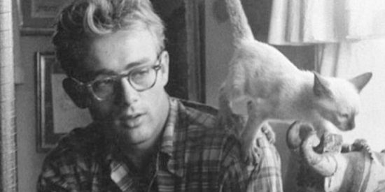 Esta cuenta de Instagram publica fotos antiguas y raramente vistas de famosos