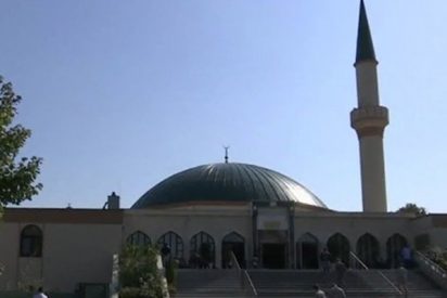 Austria ordena cerrar siete mezquitas y expulsan a 60 imanes por sus lazos políticos