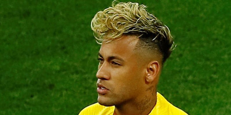 Neymar se siente rid&iacute;culo tras las cr&iacute;ticas a su 'spaguetti style' y cambia de peinado