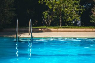 Un anciano abusa sexualmente en una piscina de un menor con s&iacute;ndrome Down
