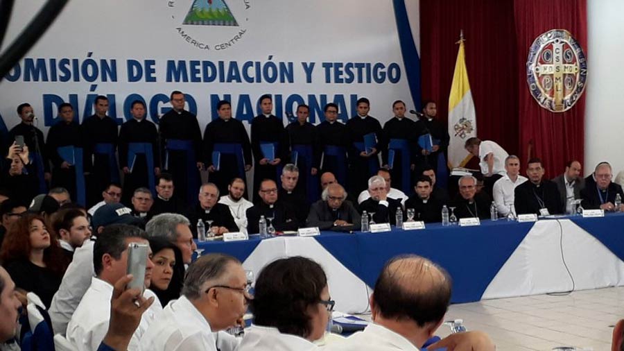 Los obispos se reúnen con Ortega para decidir si reabren la mesa de diálogo
