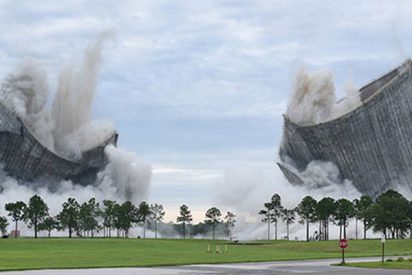 Así son demolidas estas dos enormes torres en Florida en tan solo 10 segundos