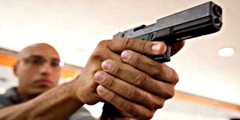 Los obispos filipinos rechazan la idea de que los sacerdotes porten armas