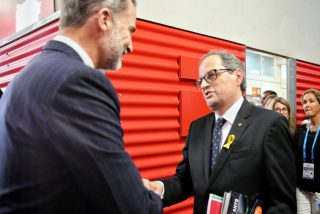 El celebrado v&iacute;deo con los 10 golpes de gracia del rey Felipe VI a un doblegado Quim Torra