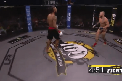 Esta pelea de MMA termina en solo 30 segundos con un 'knock-out' de lo m&aacute;s rid&iacute;culo