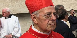 Bl&aacute;zquez, analfabeto... digital en la parada del bus