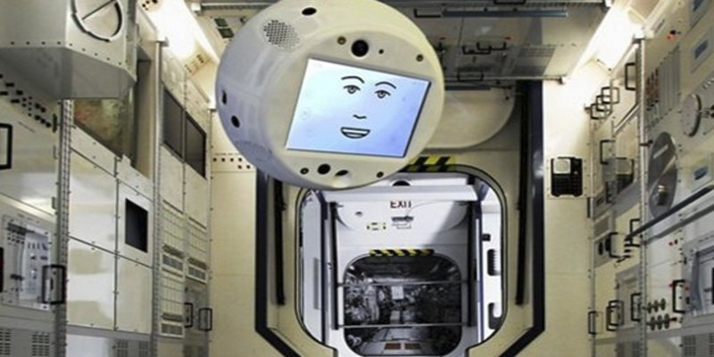 As&iacute; es CIMON, el primer asistente espacial con IA, que har&aacute; su servicio en la Estaci&oacute;n Espacial Internacional