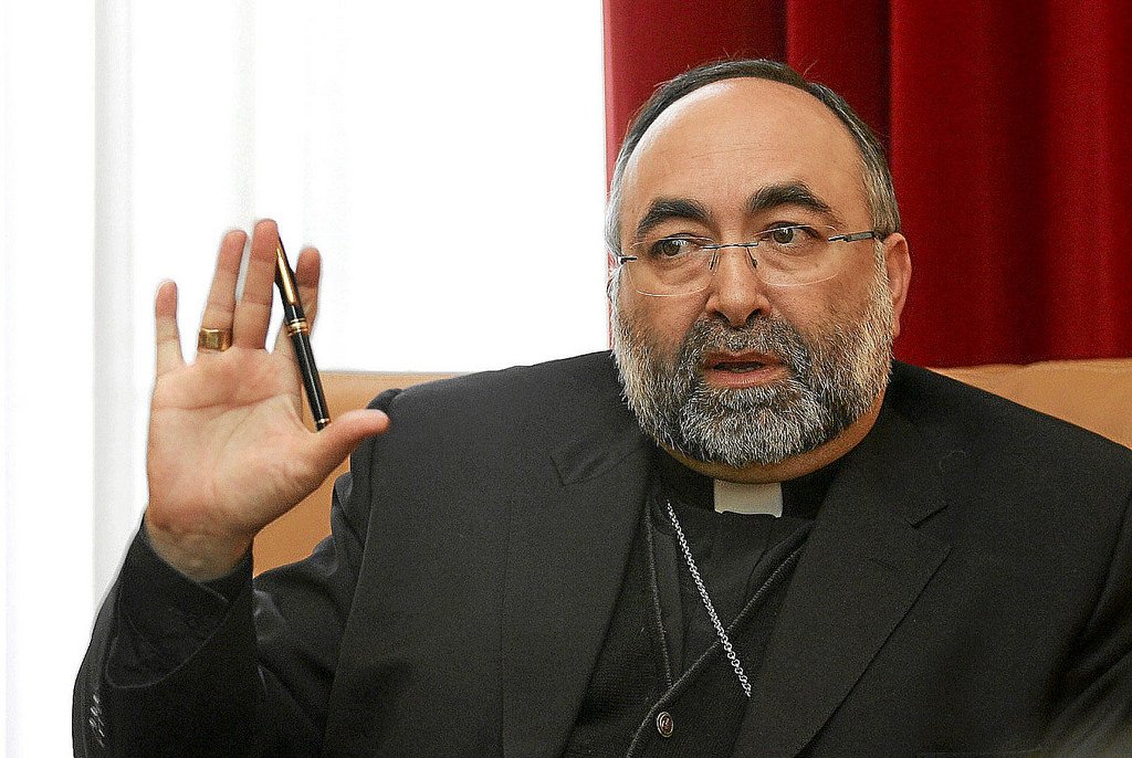 Los fieles de Vegadeo critican al arzobispo de Oviedo por trasladar a su sacerdote