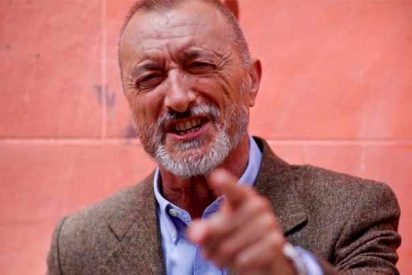 Arturo P&eacute;rez-Reverte califica de "basura" a la pel&iacute;cula espa&ntilde;ola 'Los &uacute;ltimos de Filipinas'