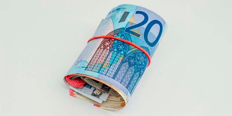 &iquest;Est&aacute; entre las ocurrencias del ambicioso S&aacute;nchez sacarnos una temporada del euro?