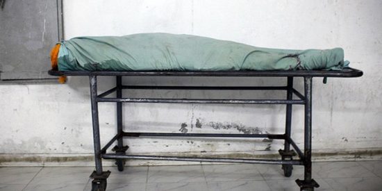 Encuentran viva en el refrigerador de una morgue a una mujer que había sido declarada muerta