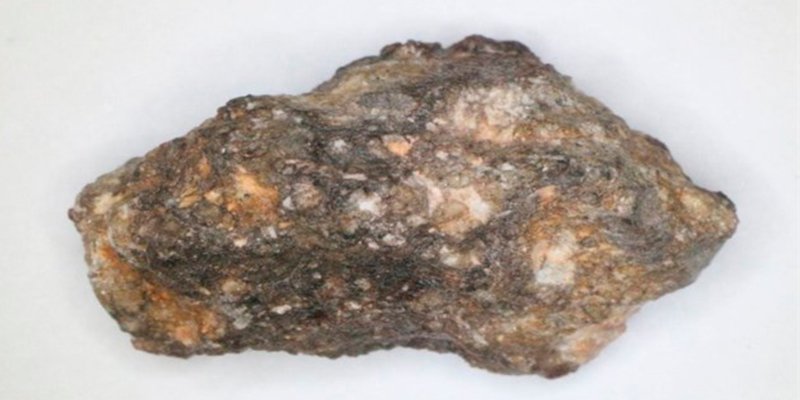 Unos cristales azules descubiertos en meteoritos indican los inicios agitados del Sol