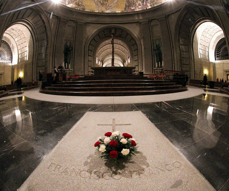 Los benedictinos consagran el Valle de los Ca&iacute;dos a la Virgen en plena pol&eacute;mica por la exhumaci&oacute;n de Franco