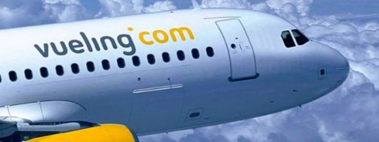 Vueling no permite el acceso al avi&oacute;n a una pasajera que llevaba un body escotado y las redes se encienden