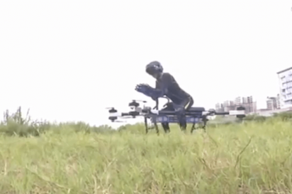 Este inventor chino muestra su incre&iacute;ble 'scooter volador' de dise&ntilde;o casero