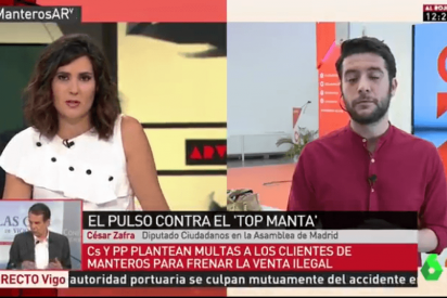 La periodista de La Sexta intenta sacar el titular del d&iacute;a con los manteros, y le sale el tiro por la culata