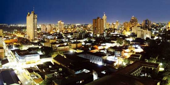 Brasile&ntilde;os buscan en Paraguay el sue&ntilde;o de la derecha