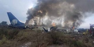 Milagro en M&eacute;xico: Un avi&oacute;n de Aerom&eacute;xico se estrella nada m&aacute;s despegar y sobreviven los 101 pasajeros