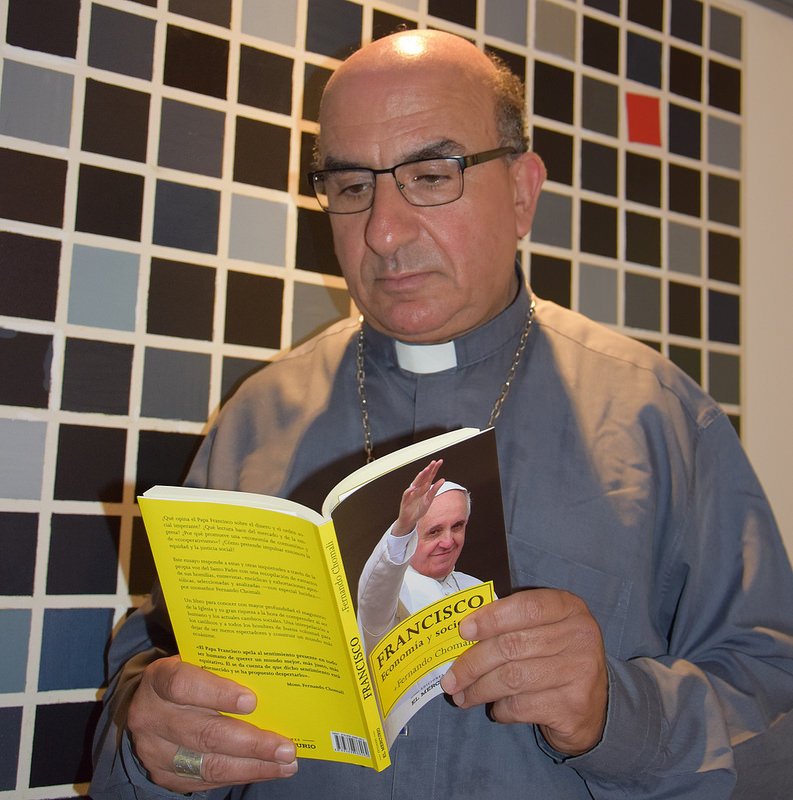 Monse&ntilde;or Chomali: "Eutanasia y encarnizamiento terap&eacute;utico no son respetuosos de la dignidad de la persona"