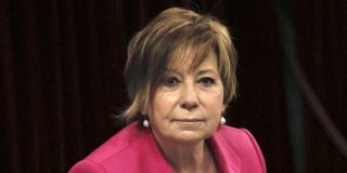 Pablo Casado 'jubila' a Celia Villalobos tras 30 a&ntilde;os en la Diputaci&oacute;n Permanente del Congreso