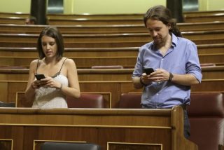 Pablo Iglesias y Montero cobran 12.000 euros al mes sin trabajar desde junio y hunden Podemos