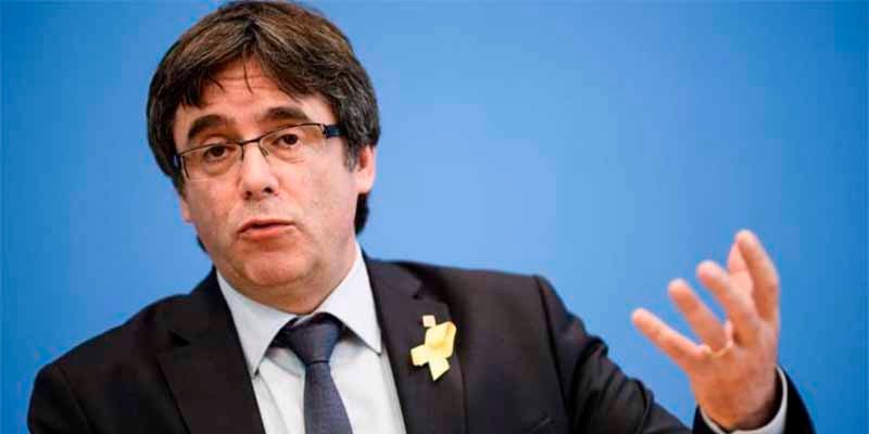 El golpista Puigdemont ve 'grav&iacute;simo' que el Gobierno S&aacute;nchez cambie de postura y defienda a Llarena