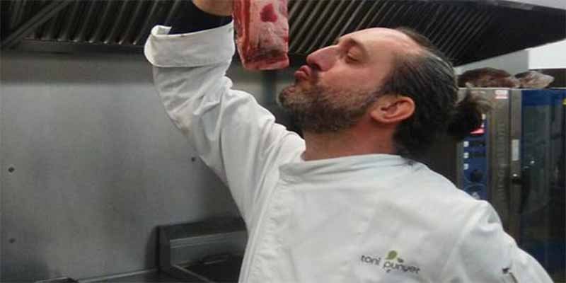 Asan en la red al restaurante de L&eacute;rida que ofrece 'guardia civil andaluz a la brasa'