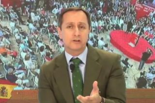 Carlos Cuesta en Distrito TV: "La tesis de S&aacute;nchez es un bodrio, un corte y pega cutre y sin sentido"