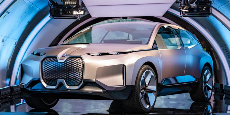 ¿Tienen que pasar la ITV los coches eléctricos?