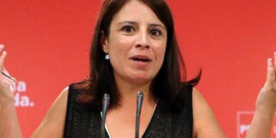 Carlos Herrera: "Con las cosas que no sabe Adriana Lastra se llenan barrios, varios terabyte, varias enciclopedias"
