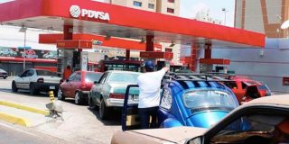 Venezuela prueba su nuevo sistema electr&oacute;nico para comprar gasolina en zonas fronterizas