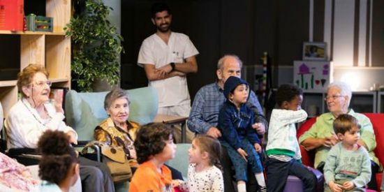 Movistar+ nos hace llorar (mucho): ni&ntilde;os y ancianos entremezclados para remover emociones