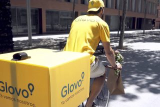&iquest;Por qu&eacute; la mayor&iacute;a de los 'rider' de Deliveroo, Glovo o Ubereats quieren ser aut&oacute;nomos?
