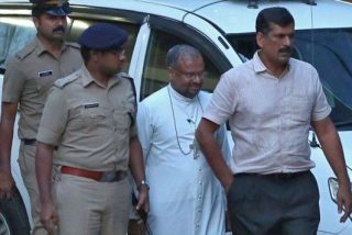 La Polic&iacute;a detiene al obispo de Jalandar despu&eacute;s de que el Papa aceptara su renuncia