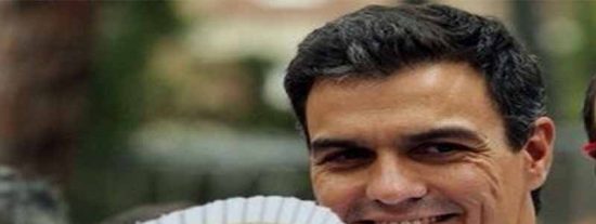 El 'v&iacute;deo fake' del hip&oacute;crita Pedro S&aacute;nchez en Moncloa con ciudadanos de copia y pega