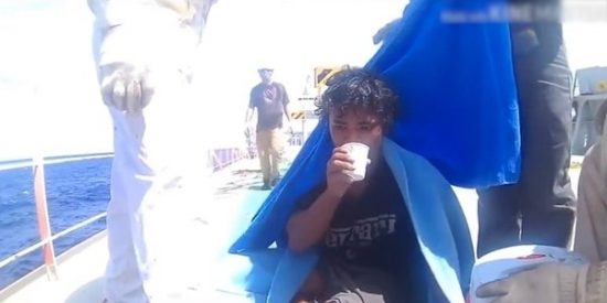 Un n&aacute;ufrago sobrevive 49 d&iacute;as a la deriva con tan solo una biblia e ignorado por otros barcos