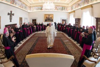 Los obispos de Ecuador, con el Papa "ante las intrigantes acusaciones" en su contra