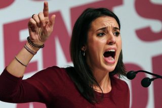 La desconocida foto de Irene Montero con una amiga que dejar&aacute; bizco a m&aacute;s de uno