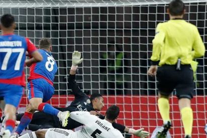 Rusia festeja la victoria del CSKA de Mosc&uacute; 1-0 frente al Real Madrid