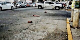 Narco: cad&aacute;veres en las calles de Acapulco que los atropellan indiferentes