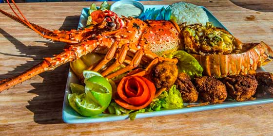 Disfrutando la sabrosa gastronom&iacute;a de Belice
