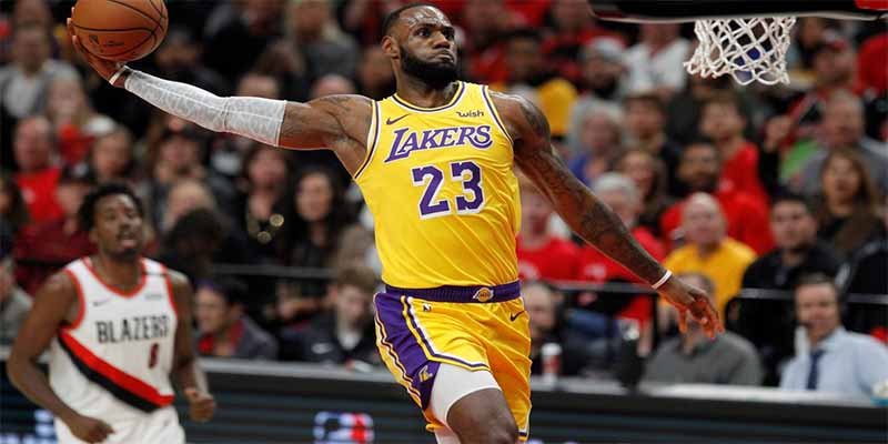 El espectacular show de Lebron James en su debut con los Lakers