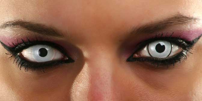 El uso de lentes cosm&eacute;ticas en Halloween de centros no sanitarios puede provocar ceguera