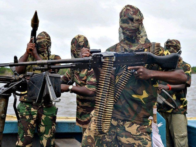 Un grupo paramilitar secuestran a 317 alumnas de una escuela en Nigeria