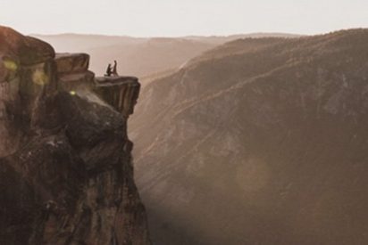 &iquest;Sabes por qu&eacute; buscan al novio que sale en esta incre&iacute;ble foto de propuesta matrimonial?