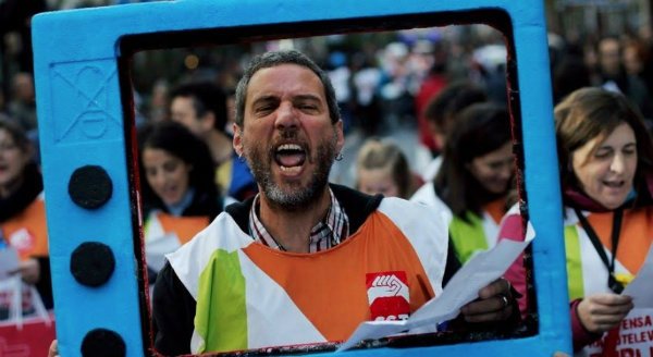 Barra libre al despilfarro: los madrile&ntilde;os pagan a 22 sindicalistas m&aacute;s de los que corresponder&iacute;an en Telemadrid